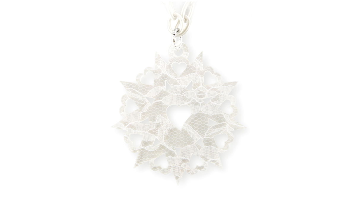 Presentosa realizzata in Plexiglas con Pizzo Bianco